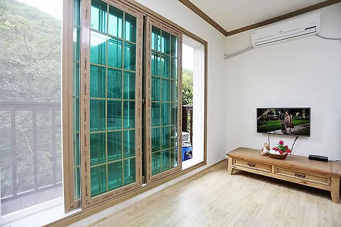 Neulbom Pension Busan